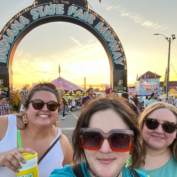 Meet your Posher, Tia - Picture 3 of 11